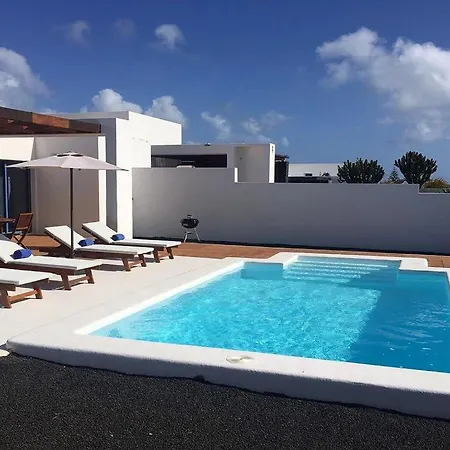 Miramar B2 Heated Pool Wifi Air Conditioning With Views Villa